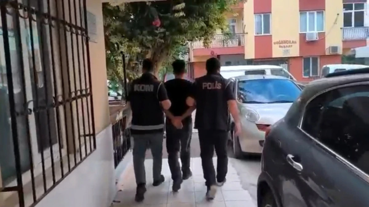 Antalya&rsquo;da silahlı su&ccedil; &ouml;rg&uuml;t&uuml; operasyonu: 5 g&ouml;zaltı