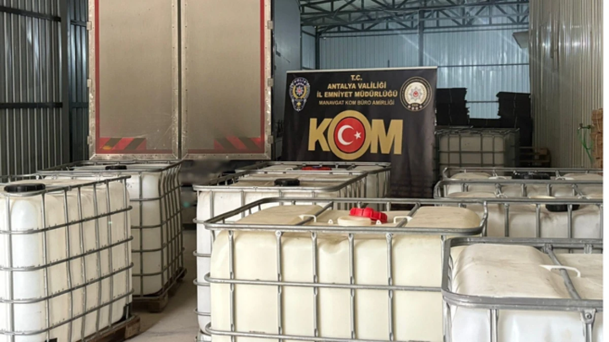 Antalya'da son 1 haftada su&ccedil; işleme amacıyla &ouml;rg&uuml;t kurma ve ka&ccedil;ak&ccedil;ılık su&ccedil;larından 14 kişi tutuklandı  