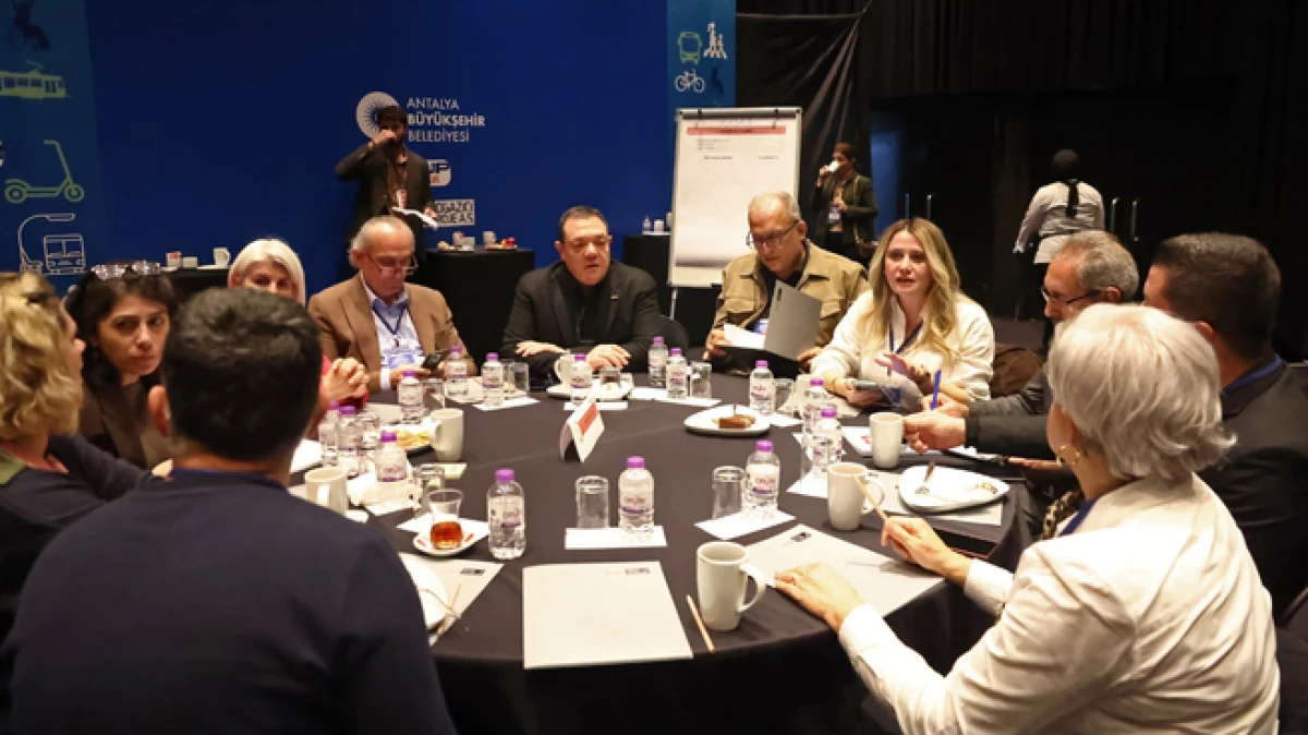 Antalya&rsquo;da s&uuml;rd&uuml;r&uuml;lebilir kentsel ulaşım &ccedil;alıştayı d&uuml;zenlendi