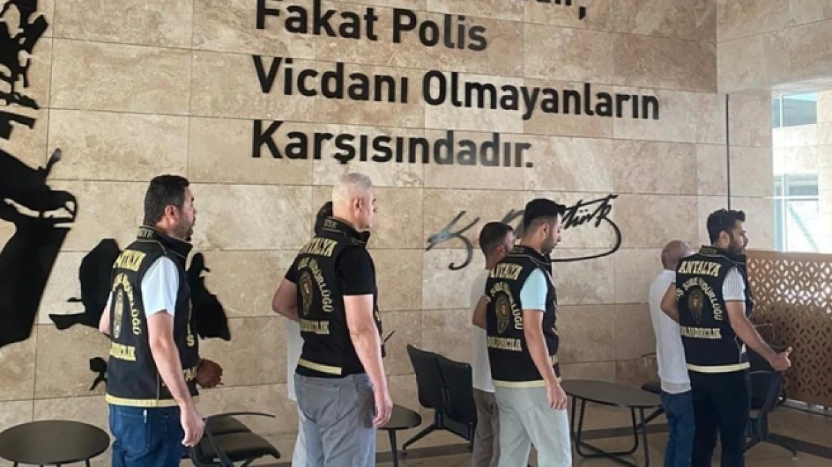 Antalya’da tapuda sahte kimlikle satış girişimi: 4 kişi tutuklandı 