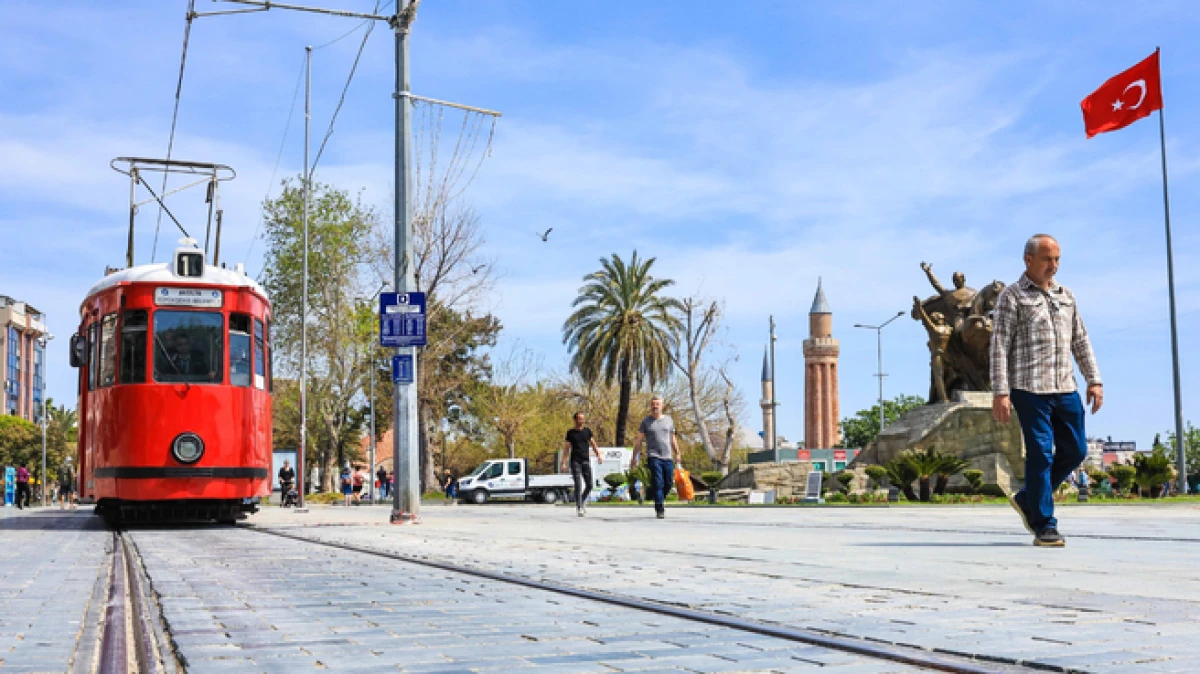 Antalya’da toplu ulaşım araçları 15 Temmuz’da ücretsiz 