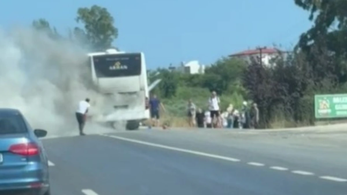 Antalya’da tur otobüsü yandı, 43 Polonyalı turist kurtarıldı 