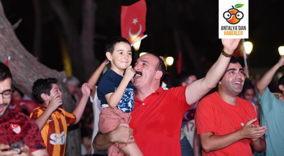 Antalya'da Türkiye-Avusturya maçı dev ekrandan izlenecek   