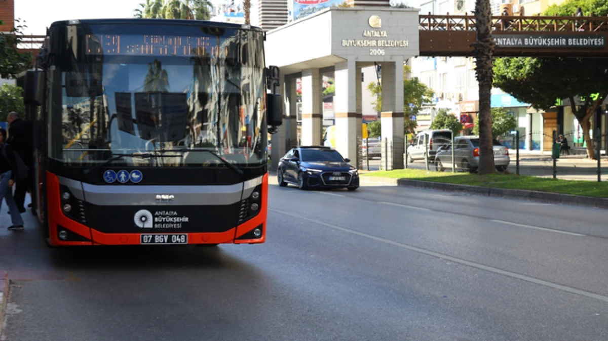 Antalya’da YKS’ye girecek öğrencilere ücretsiz toplum ulaşım