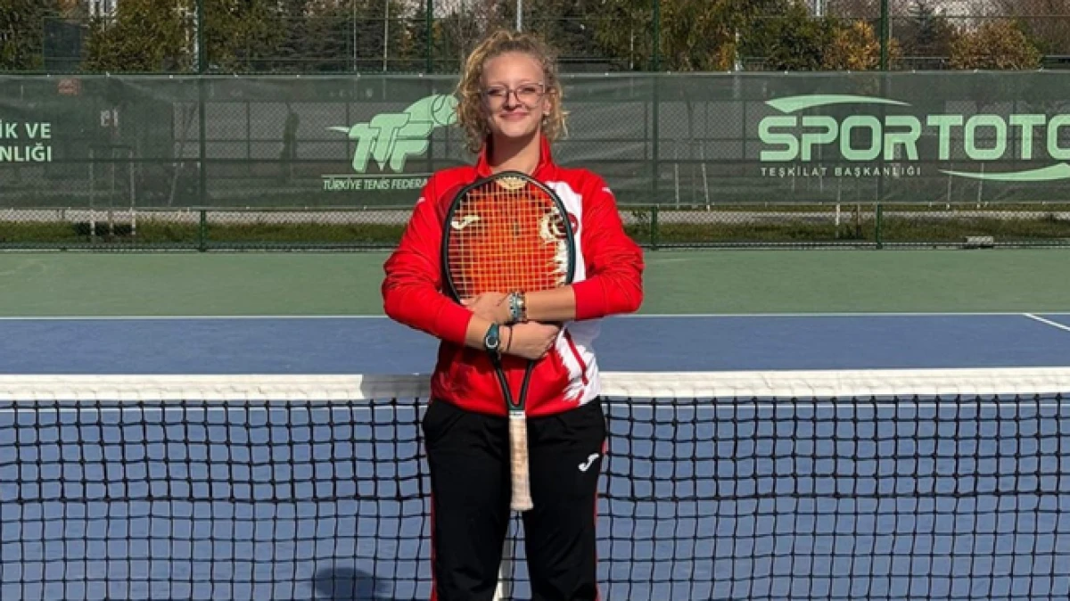 Antalyalı 16 yaşındaki tenisçi Zeynepsu, Tokyo Olimpiyatları için milli formayı giydi 