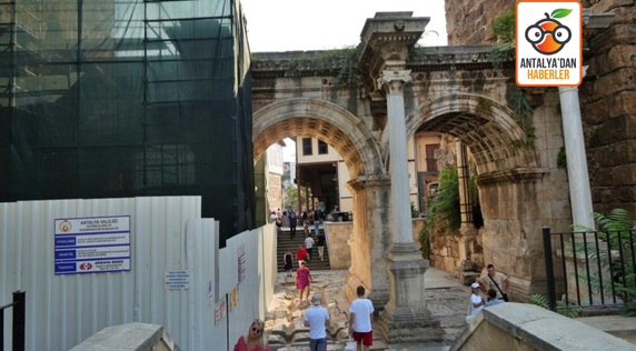 Antalya'nın sembolü Hadrian restore edilecek   