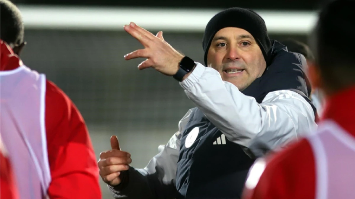 Antalyaspor, Sami Uğurlu y&ouml;netiminde ilk antrenmanına &ccedil;ıktı   