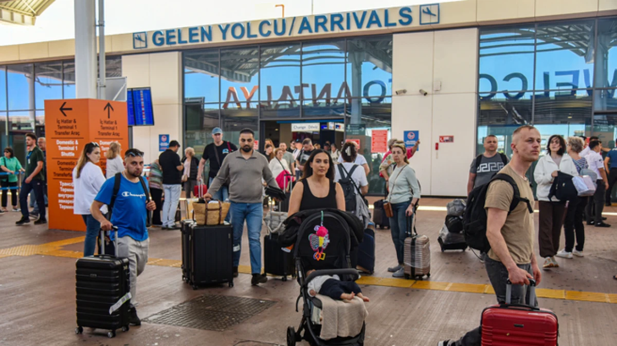 Antalya'ya 5 ayda hava yoluyla 3,5 milyon turist geldi 