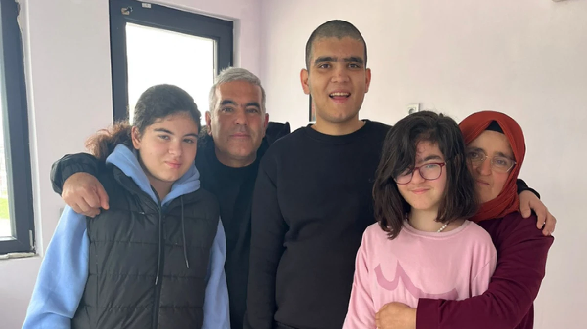 Bakanlığın devreye girdiği otizmli Muhammet, Antalya&rsquo;da yeni merkezde ailesi ile buluştu