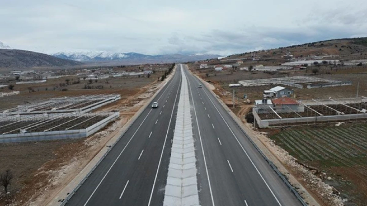 Elmalı - Finike arası 35 dakikaya inecek   