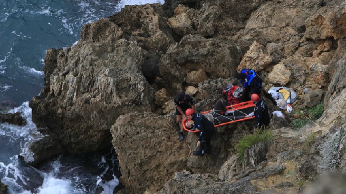 Falezlerde balık keyfi hastanede son buldu   