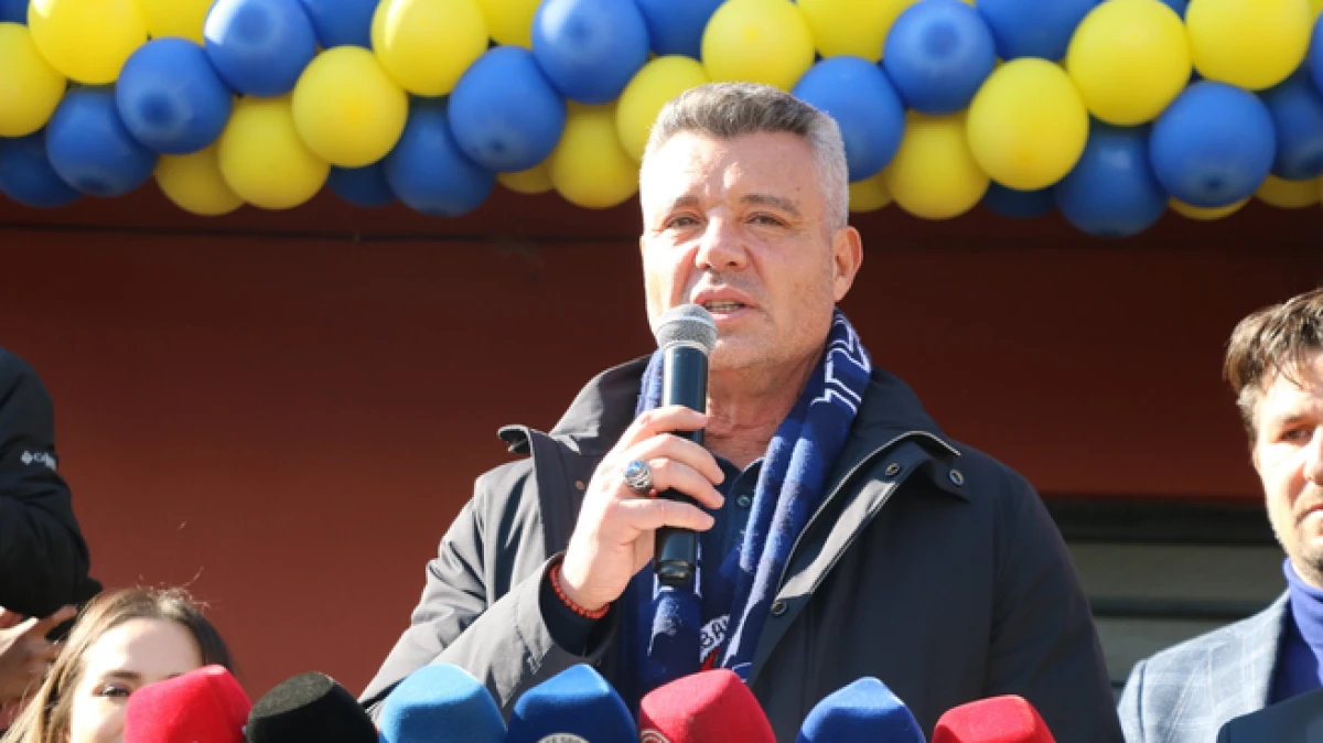 Fenerbah&ccedil;e Başkanı Saran, Alanya&rsquo;da k&uuml;t&uuml;phane a&ccedil;ılışına katıldı   