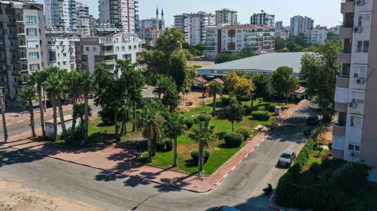 Ferdi Zeyrek’in adı Muratpaşa’da bir parkta yaşatılacak   