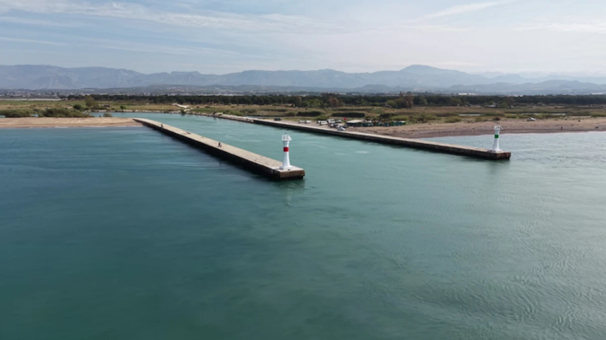 Manavgat mendirekte bulunan 2 deniz feneri yenilendi   