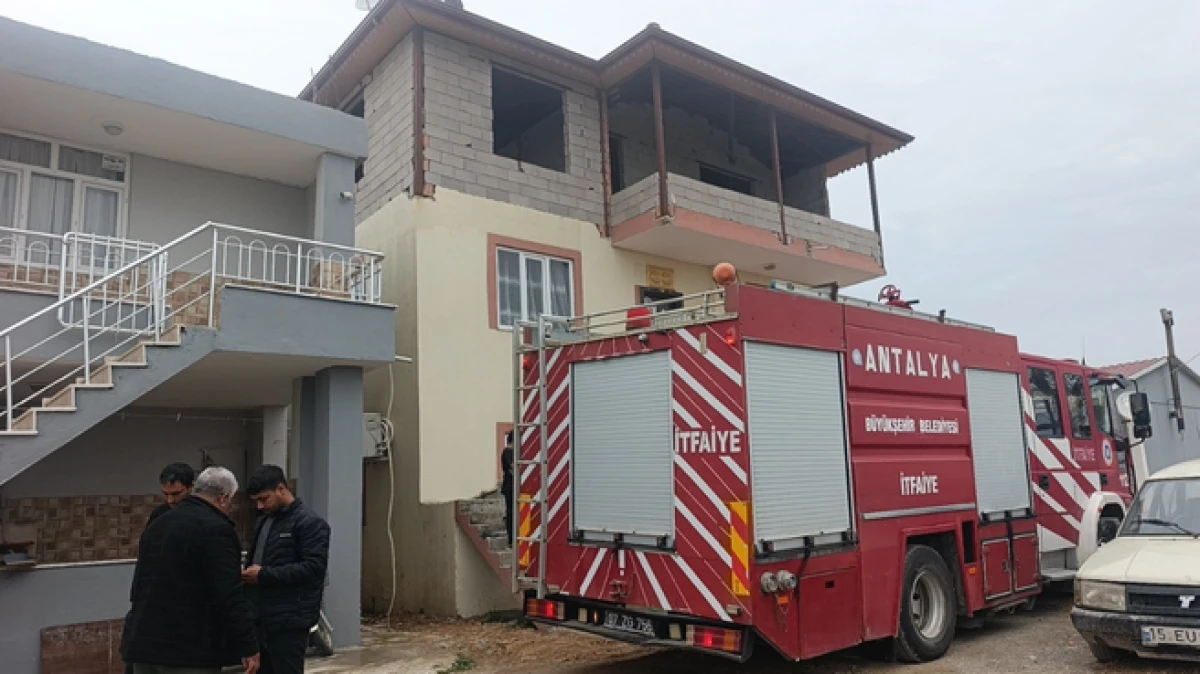 Manavgat'ta sobadan &ccedil;ıkan yangın korkuttu   